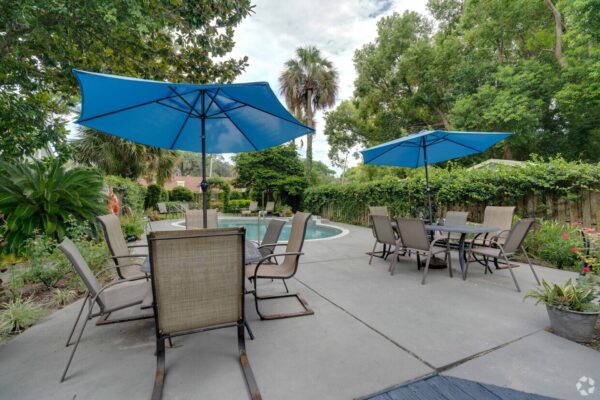 Blue Heron Inn pool