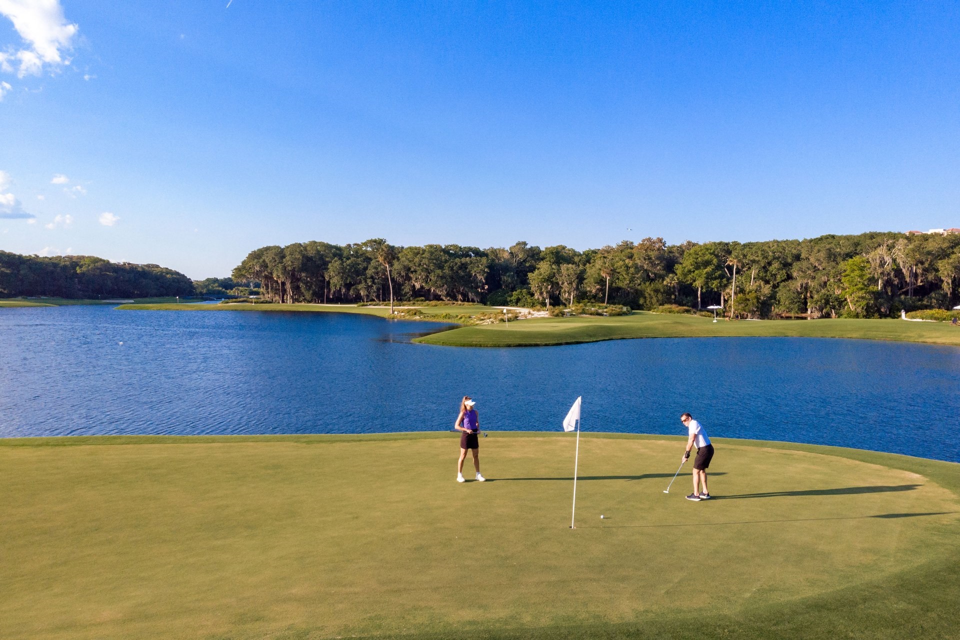 Amelia River Cruises putting