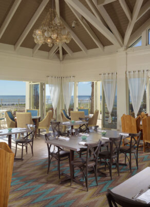 Oceanside Omni eating area