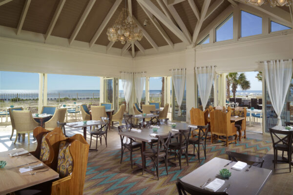 Oceanside Omni eating area