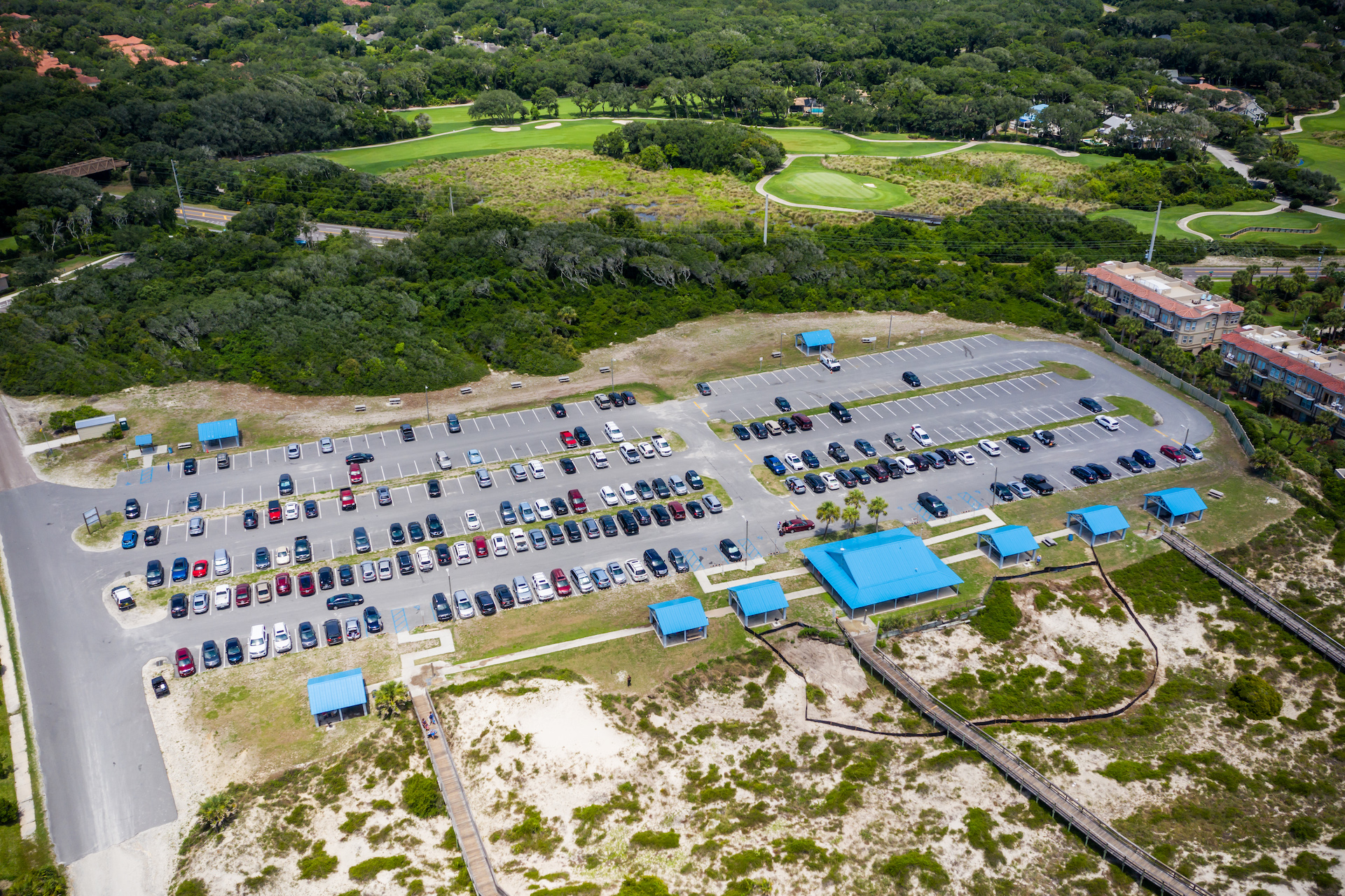 Peters Point Park parking lot