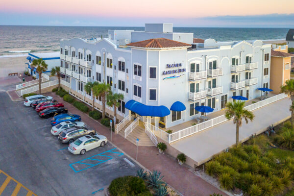 Seaside Amelia Inn by ocean