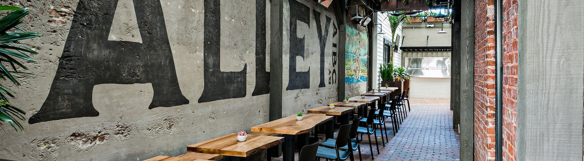 The Alley, by Amelia Island Brewing Company outside sitting area