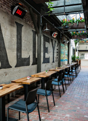 The Alley, by Amelia Island Brewing Company outside sitting area