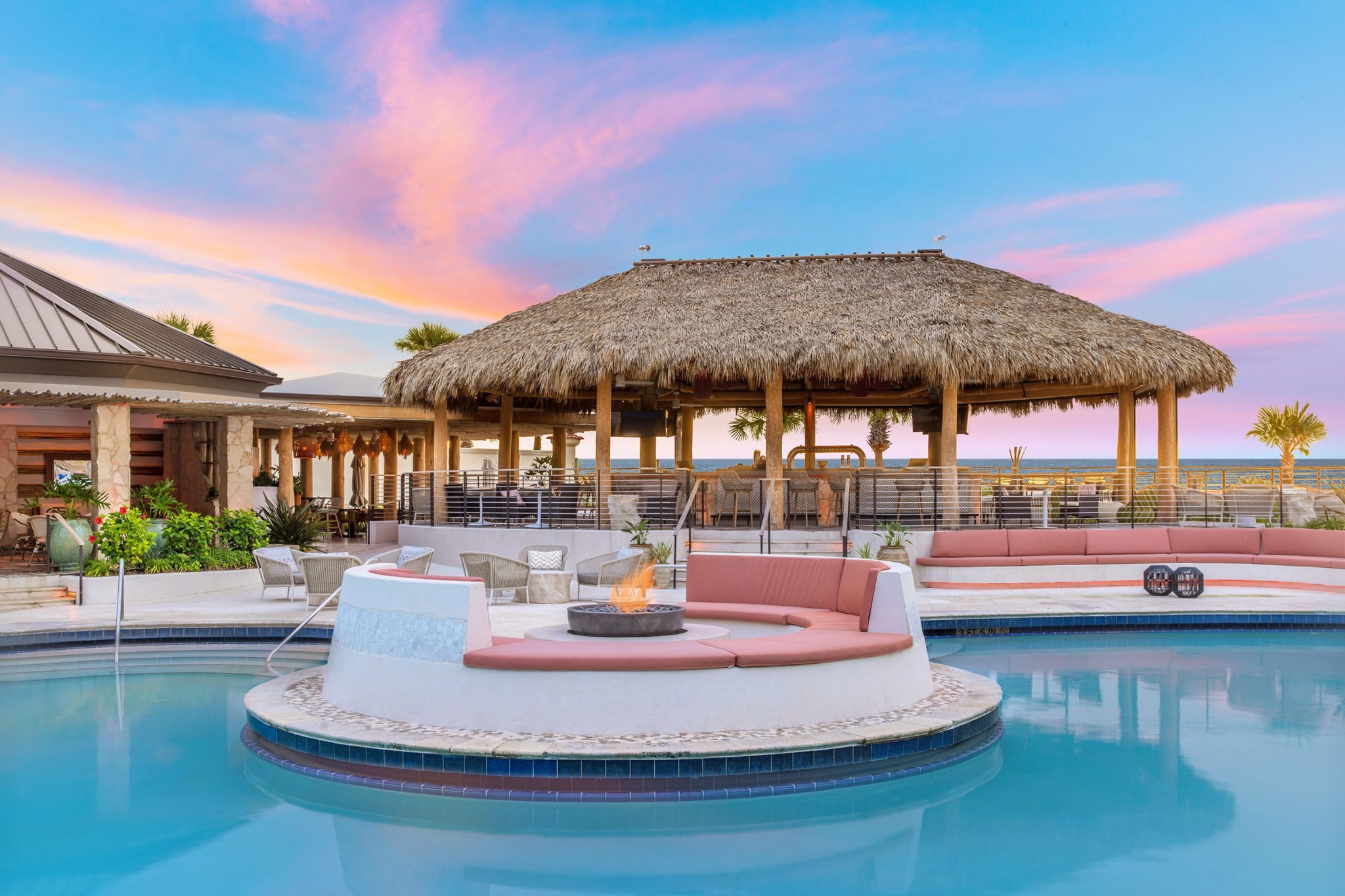 Coquina Restaurant poolside